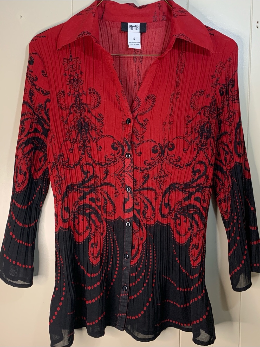 Women’s S Studio 1940 Red & Black Paisley Crinkle pleated Blouse Y2K
